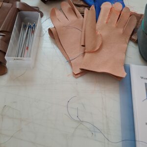 Workshop 'handschoenen maken' - Afbeelding 2