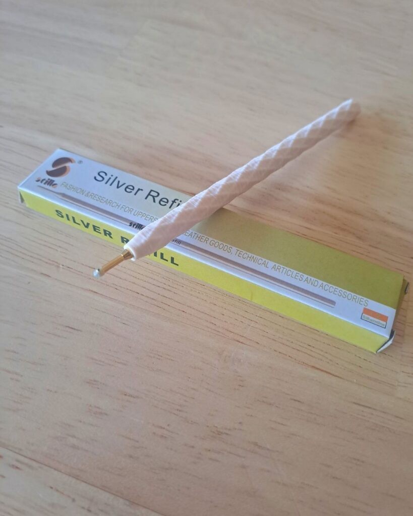 zilverstift leer beige