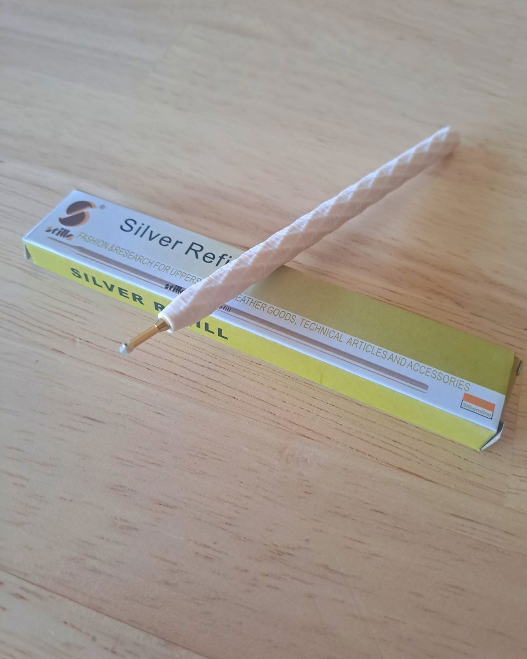 zilverstift leer beige